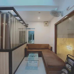 Hotel Oyo Royal Brooks